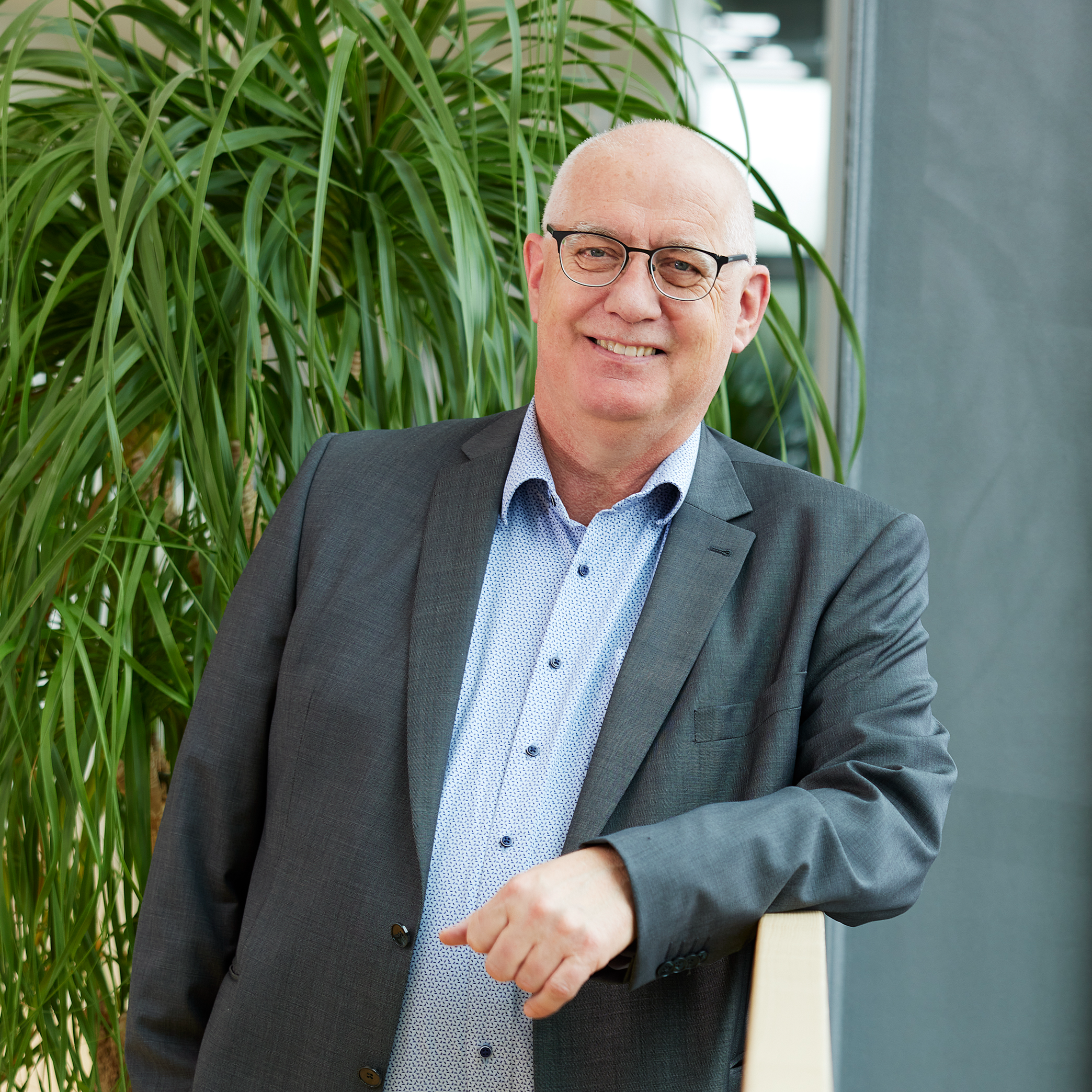 JR i cirkel 2023.png