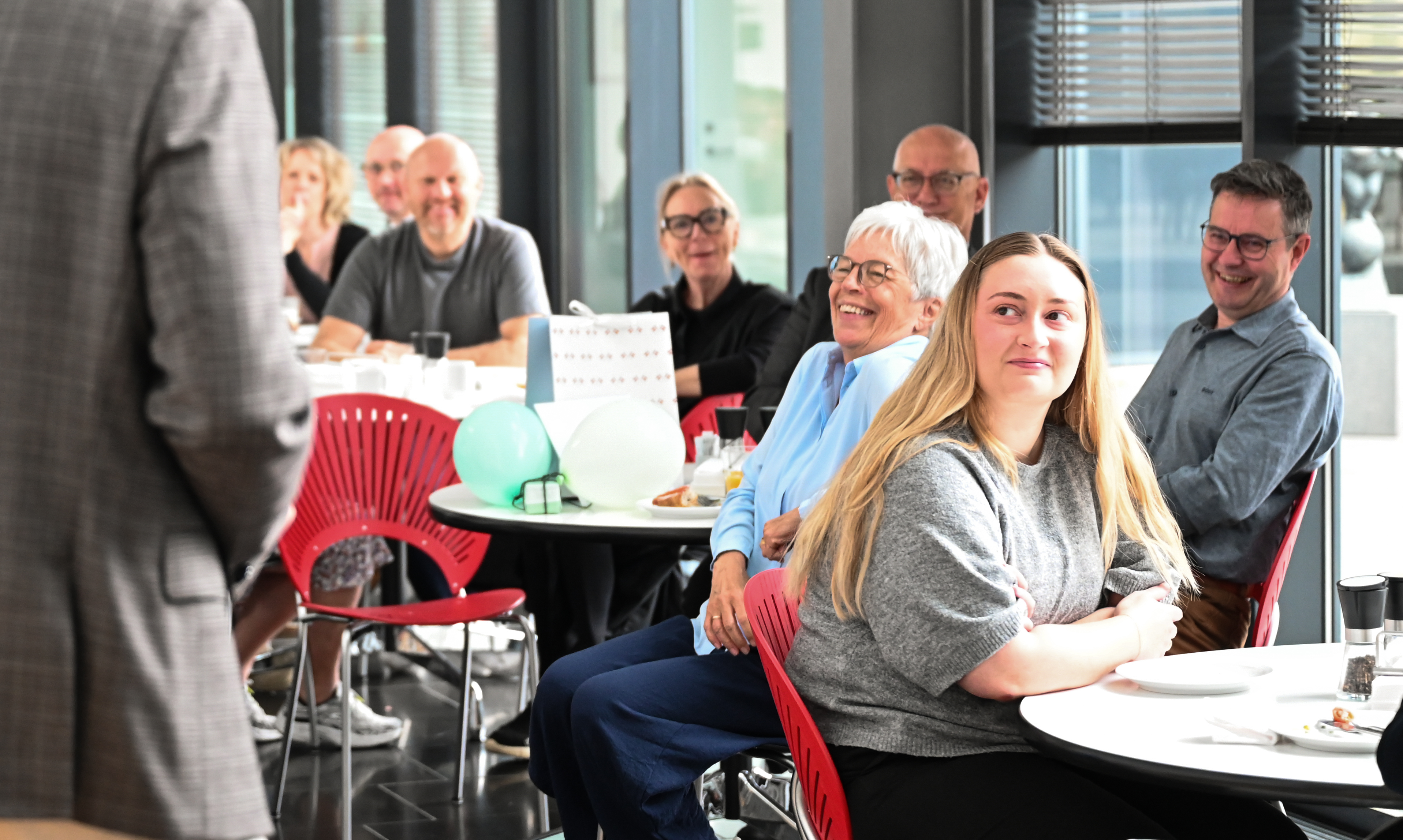 HM bliver fejret i cafeen